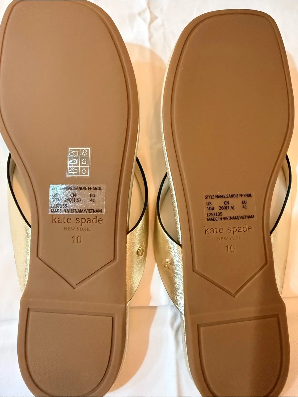 NWOT Kate Spade gold metallic thong sandals - Women's